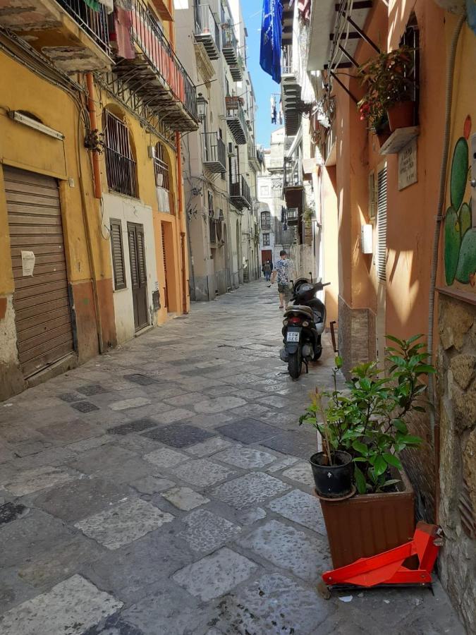 Casa vacanza mercato ballaro’ Palermo Esterno foto